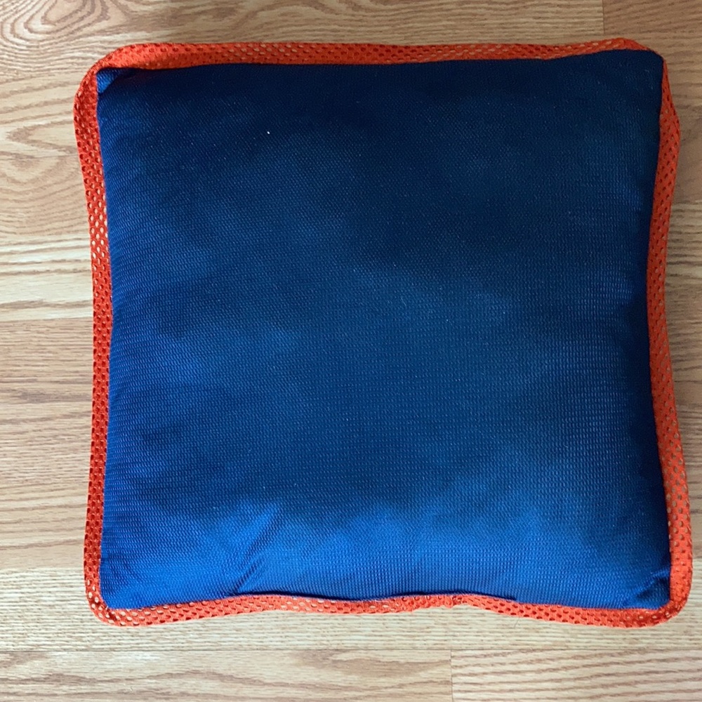Chicago Bears Pillow and Scarf - Picture 6 of 10
